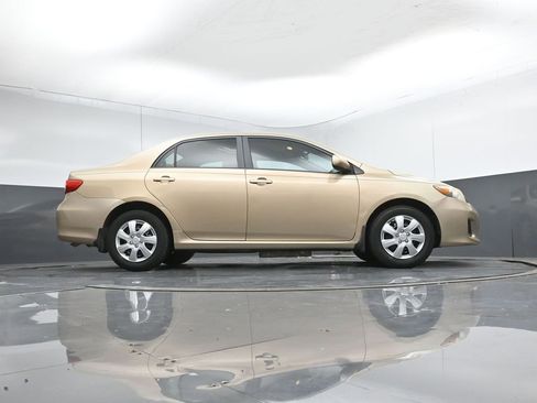 Used 2011 Toyota Corolla LE FWD image 40