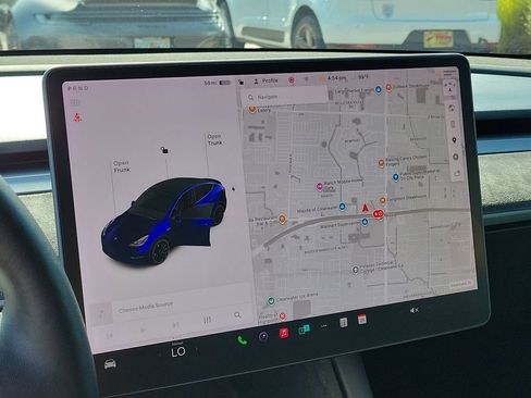 Used 2022 Tesla Model Y Performance AWD/4WD image 29