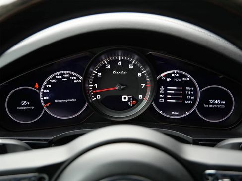 Used 2022 Porsche Cayenne Turbo image 14