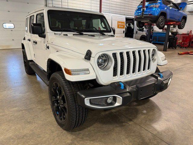 Used 2022 Jeep Wrangler Unlimited Sahara AWD/4WD image 1