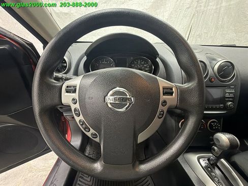 Used 2015 Nissan Rogue S w/ Convenience Package AWD/4WD image 4