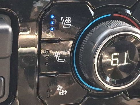 Used 2022 Chevrolet Silverado 1500 LTZ w/ LTZ Premium Package AWD/4WD image 23