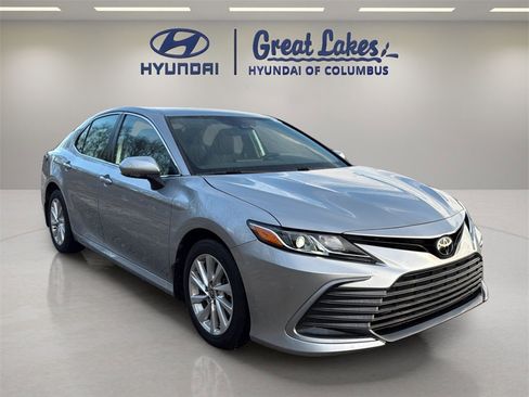 Used 2023 Toyota Camry LE image 7