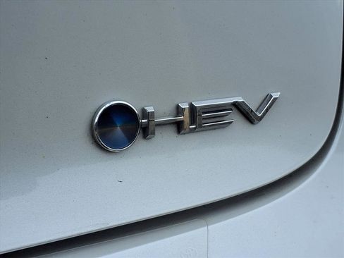 Used 2024 Toyota Prius XLE image 35