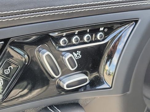 Used 2018 Jaguar F-TYPE R AWD/4WD image 11