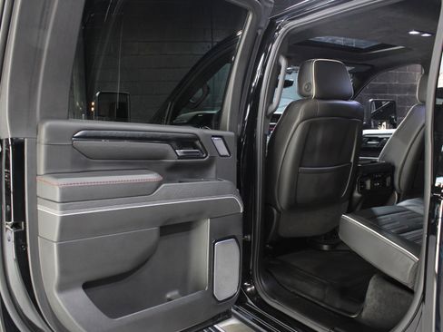 Used 2024 GMC Sierra 2500 AT4X image 44