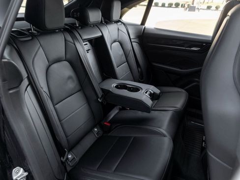 Certified 2025 Porsche Macan Electric image 40