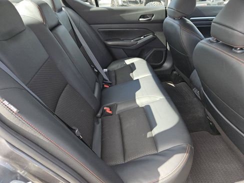 Used 2024 Nissan Altima 2.5 SR FWD image 33