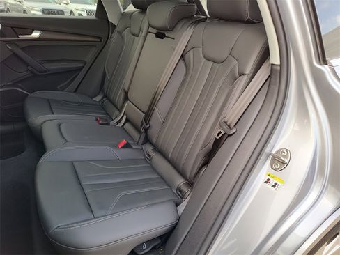 Certified 2025 Audi Q5 2.0T Premium Plus w/ Premium Plus Package image 38