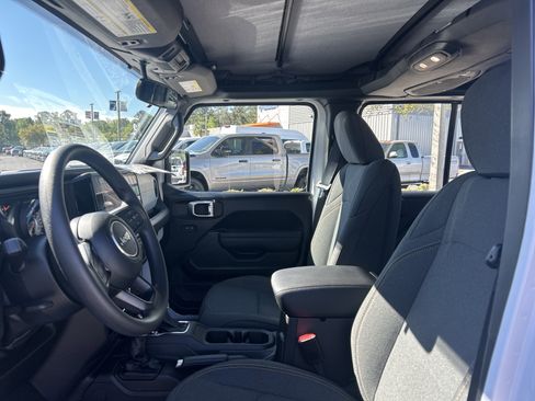 New 2026 Jeep Gladiator Sport image 12