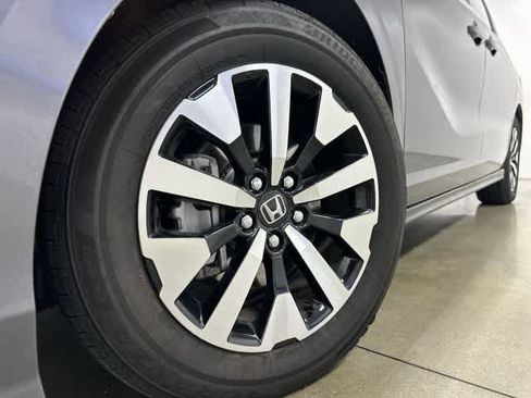 Certified 2025 Honda Odyssey EX-L image 28