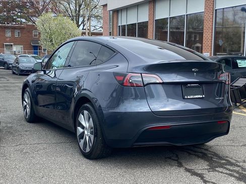 Used 2022 Tesla Model Y Long Range image 5