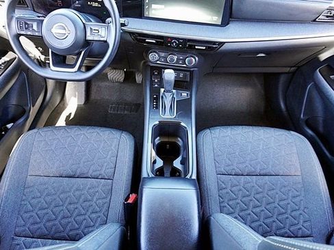 Used 2025 Nissan Kicks SV FWD image 20
