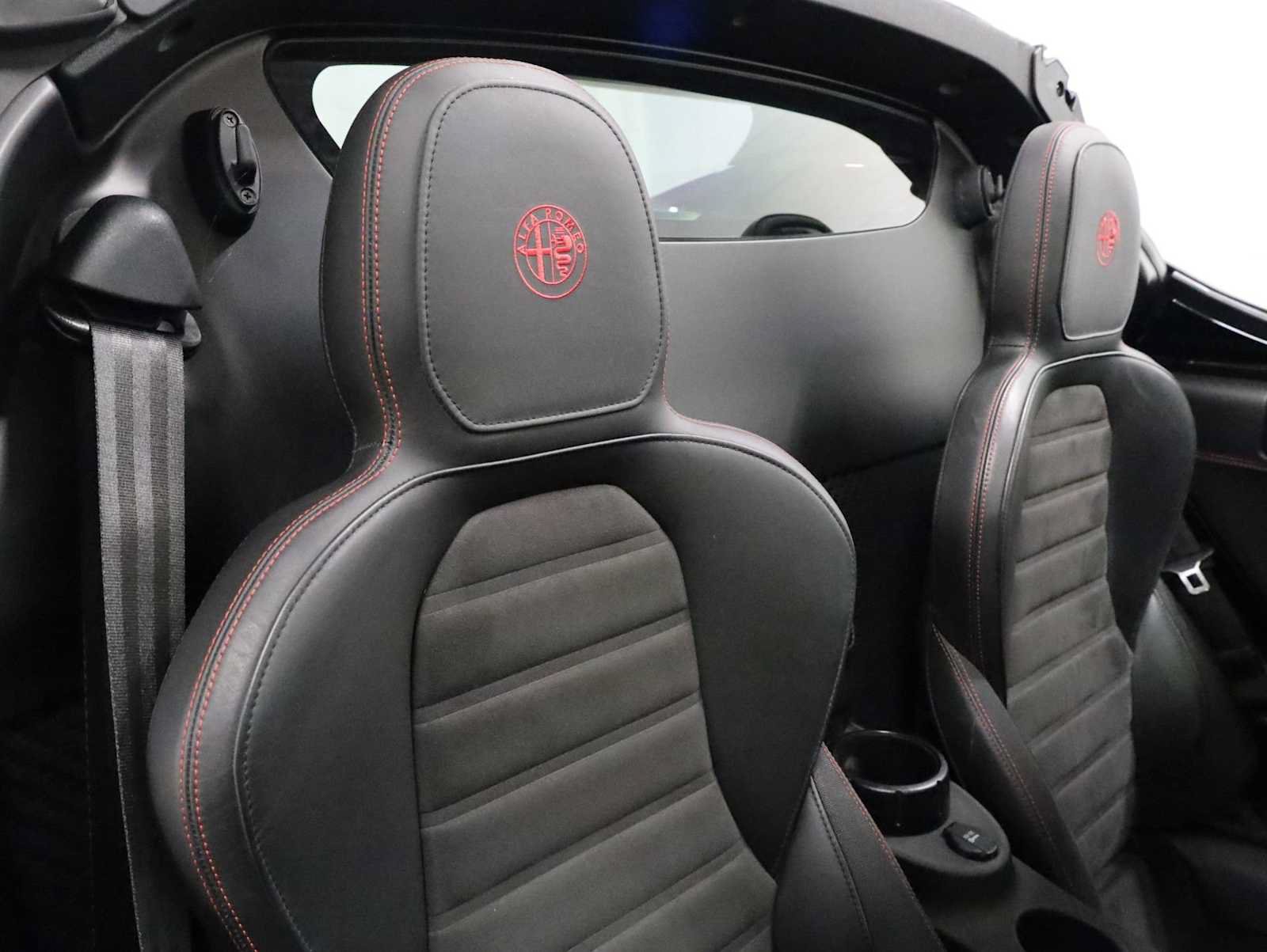 Used 2016 Alfa Romeo 4C Spider RWD image 20