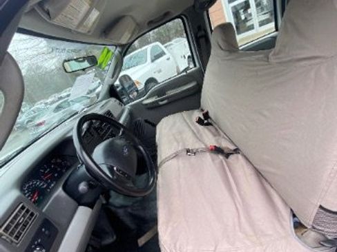 Used 2004 Ford F350 Lariat image 10