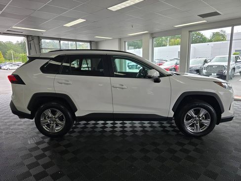 Used 2023 Toyota RAV4 XLE AWD/4WD image 2