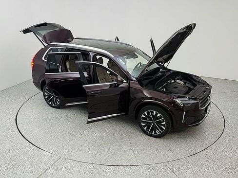 New 2026 Volvo XC90 T8 Ultra w/ Protection Package Premier image 39