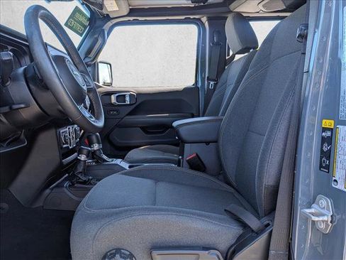 Used 2024 Jeep Wrangler Unlimited Sahara AWD/4WD image 15