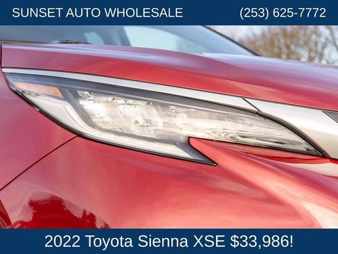 Used 2022 Toyota Sienna XSE FWD image 31