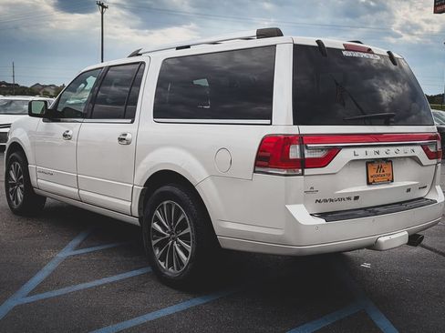 Used 2016 Lincoln Navigator L Select AWD/4WD image 27