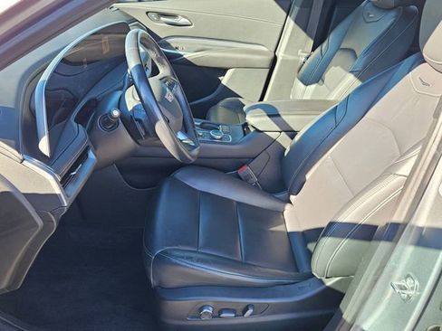 Used 2024 Cadillac XT4 Premium Luxury AWD/4WD image 12