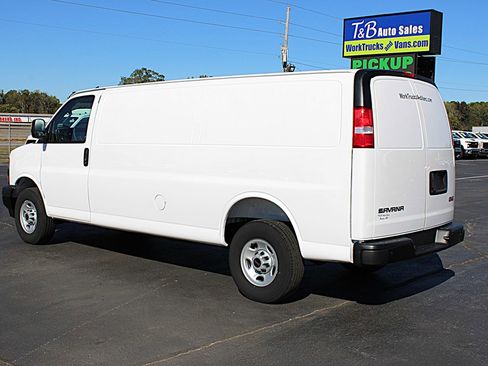 Used 2025 GMC Savana 2500 Extended w/ Driver Convenience Package image 5