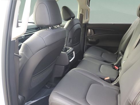 New 2026 Kia Carnival SX Prestige FWD image 8