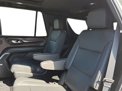 Used 2021 GMC Yukon Denali w/ Denali Premium Package AWD/4WD image 31