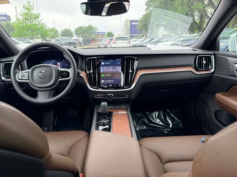 Certified 2025 Volvo V60 B5 Cross Country Plus AWD/4WD image 16