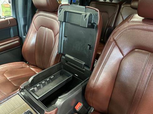 Used 2022 Ford Expedition Max Limited image 31