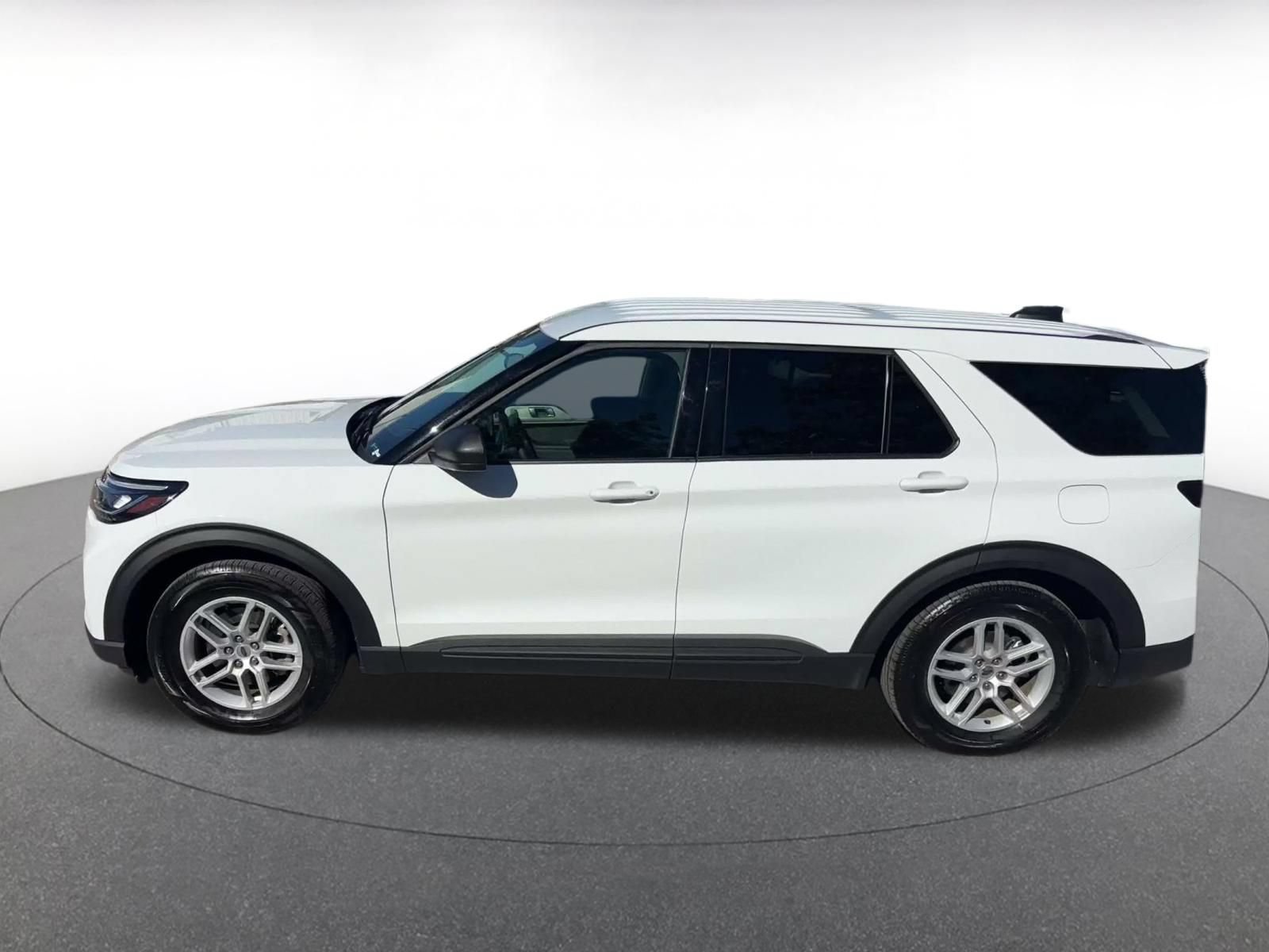 Used 2026 Ford Explorer Active RWD image 8