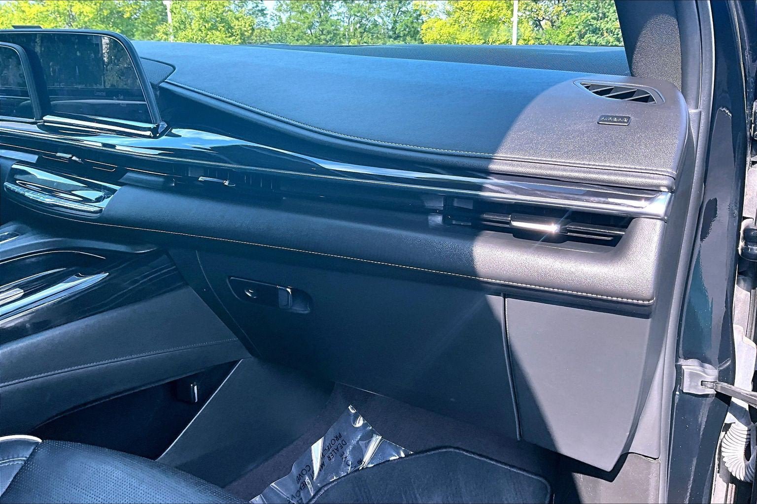 Used 2023 Cadillac Escalade Sport AWD/4WD image 14