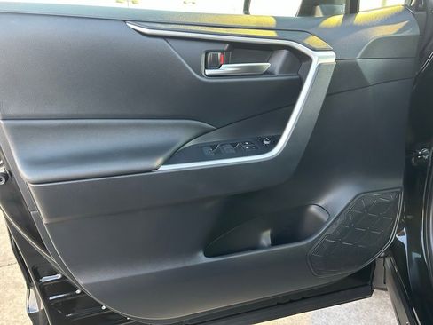 Used 2025 Toyota RAV4 XLE image 11