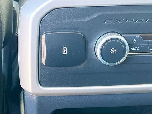 Used 2022 Ford Expedition Max XLT AWD/4WD image 25