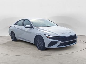 Used 2024 Hyundai Elantra SEL video 1