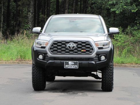 Used 2020 Toyota Tacoma TRD Off-Road RWD image 8