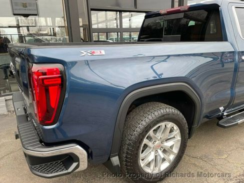 Used 2019 GMC Sierra 1500 SLT w/ SLT Convenience Package AWD/4WD image 9