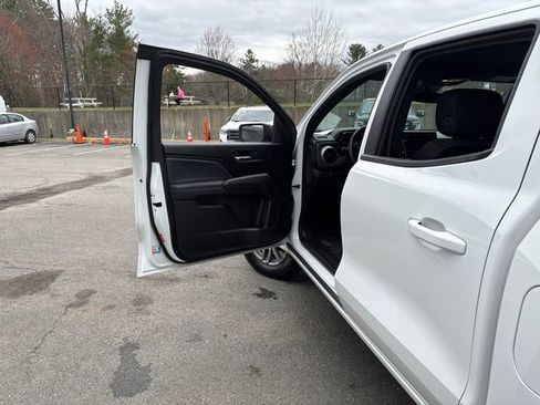 Used 2024 Chevrolet Colorado LT AWD/4WD image 23