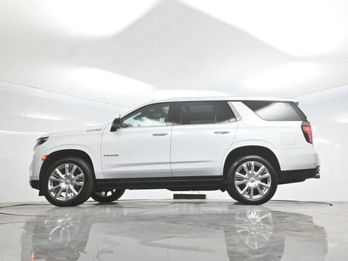 Used 2022 Chevrolet Tahoe High Country w/ Premium Package 2 AWD/4WD image 72