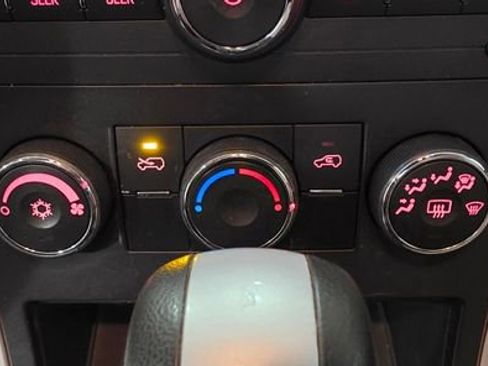 Used 2008 Pontiac Torrent 2WD w/ Preferred Package image 18