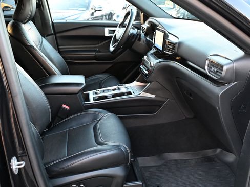 Used 2020 Ford Explorer ST image 27