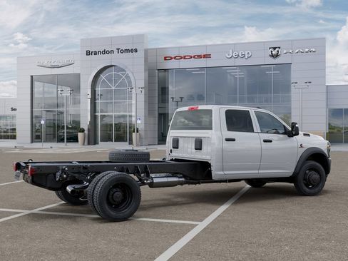 New 2026 RAM 5500 Tradesman AWD/4WD image 4
