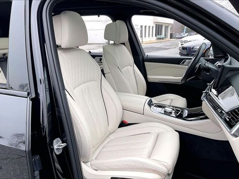 Used 2024 BMW X5 xDrive40i w/ Executive Package image 8