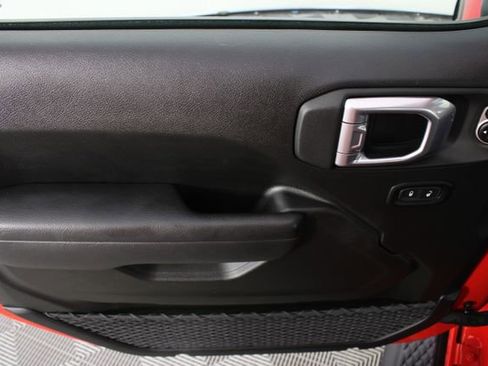 Used 2024 Jeep Gladiator Sport image 13