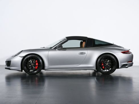 Used 2019 Porsche 911 Targa 4 GTS AWD/4WD image 27