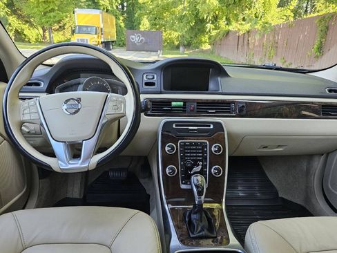 Used 2015 Volvo XC70 T5 Platinum w/ Protection Package FWD image 11