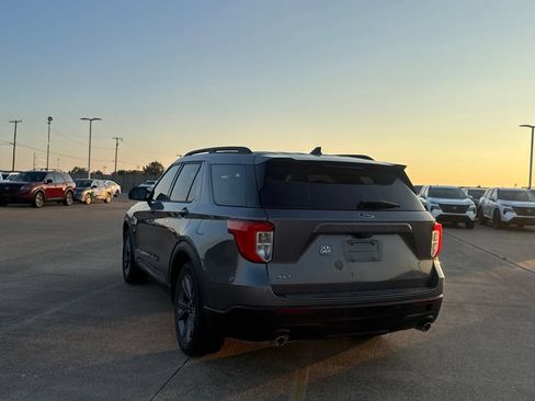 Used 2021 Ford Explorer XLT w/ Equipment Group 202A RWD image 17