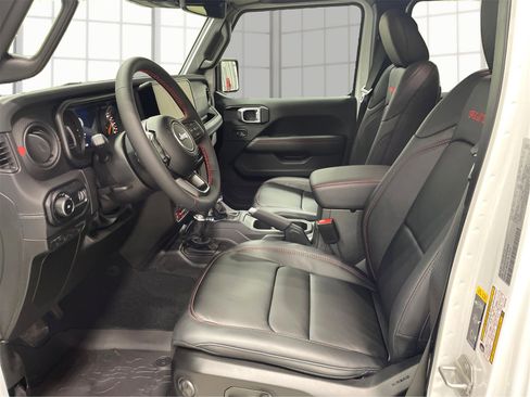 Used 2024 Jeep Wrangler Unlimited Rubicon w/ Technology Group image 9