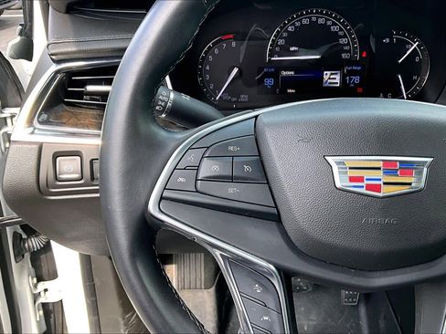 Used 2017 Cadillac XT5 Luxury w/ Driver Awareness Package AWD/4WD image 23