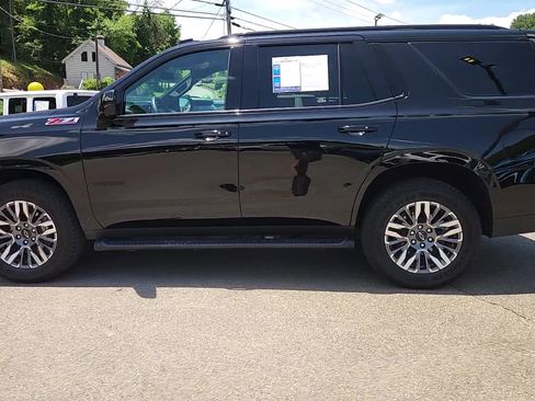 Used 2025 Chevrolet Tahoe Z71 AWD/4WD image 6